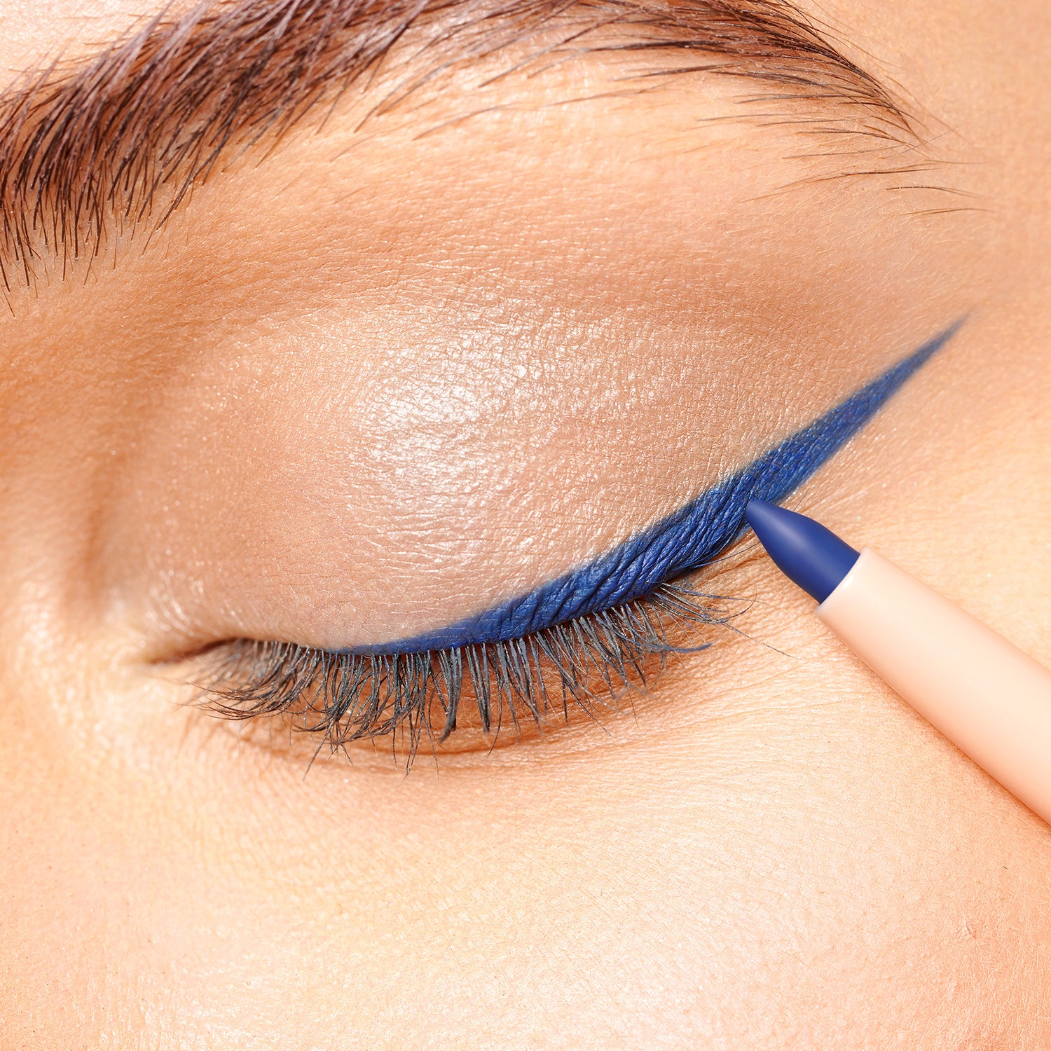 Glow Glamour Eyeliner | 18 Deep Trench